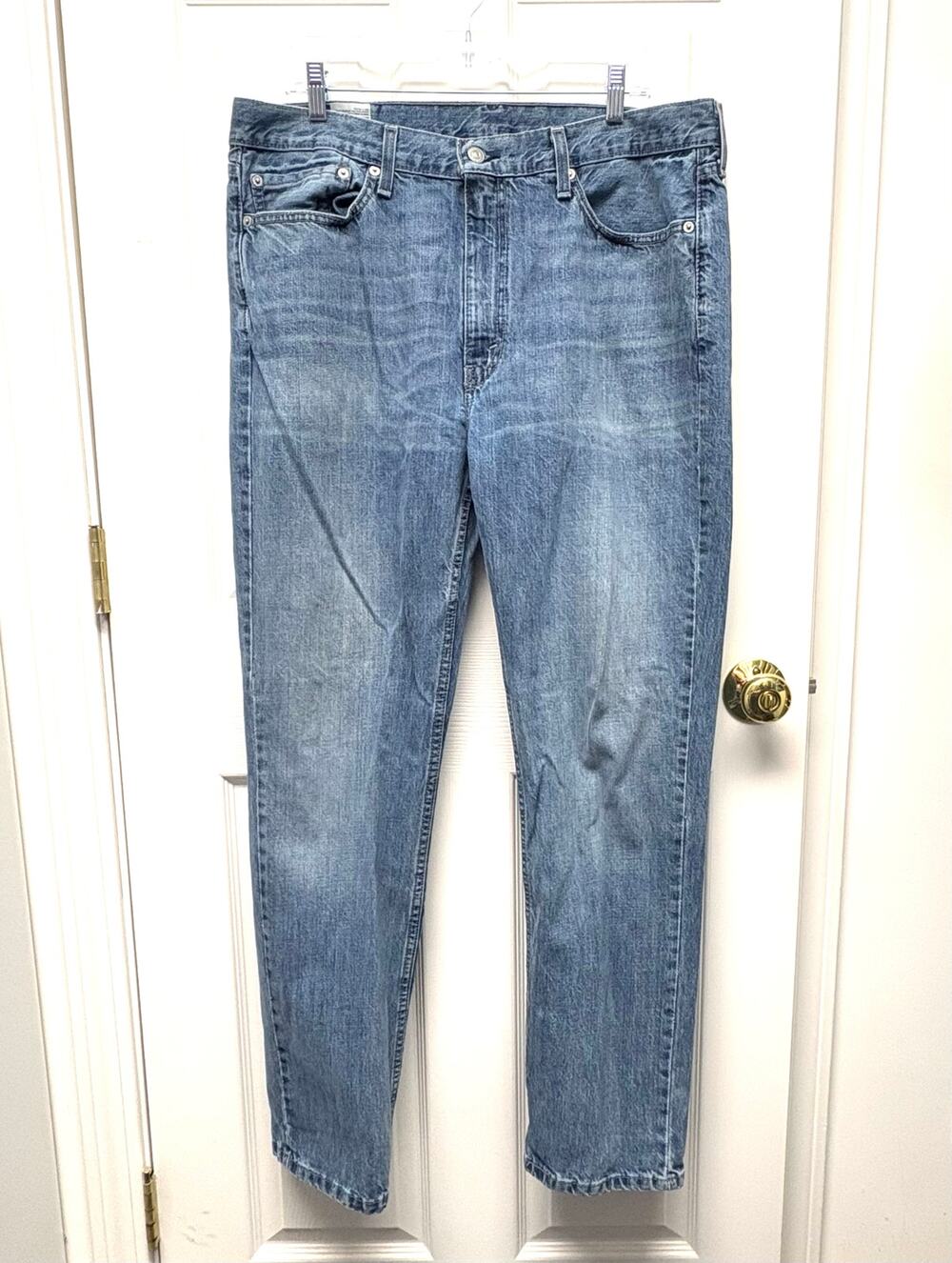 Levi’s 514 Jeans 100% Cotton Straight Leg Medium Wash Men’s Size 38 32
